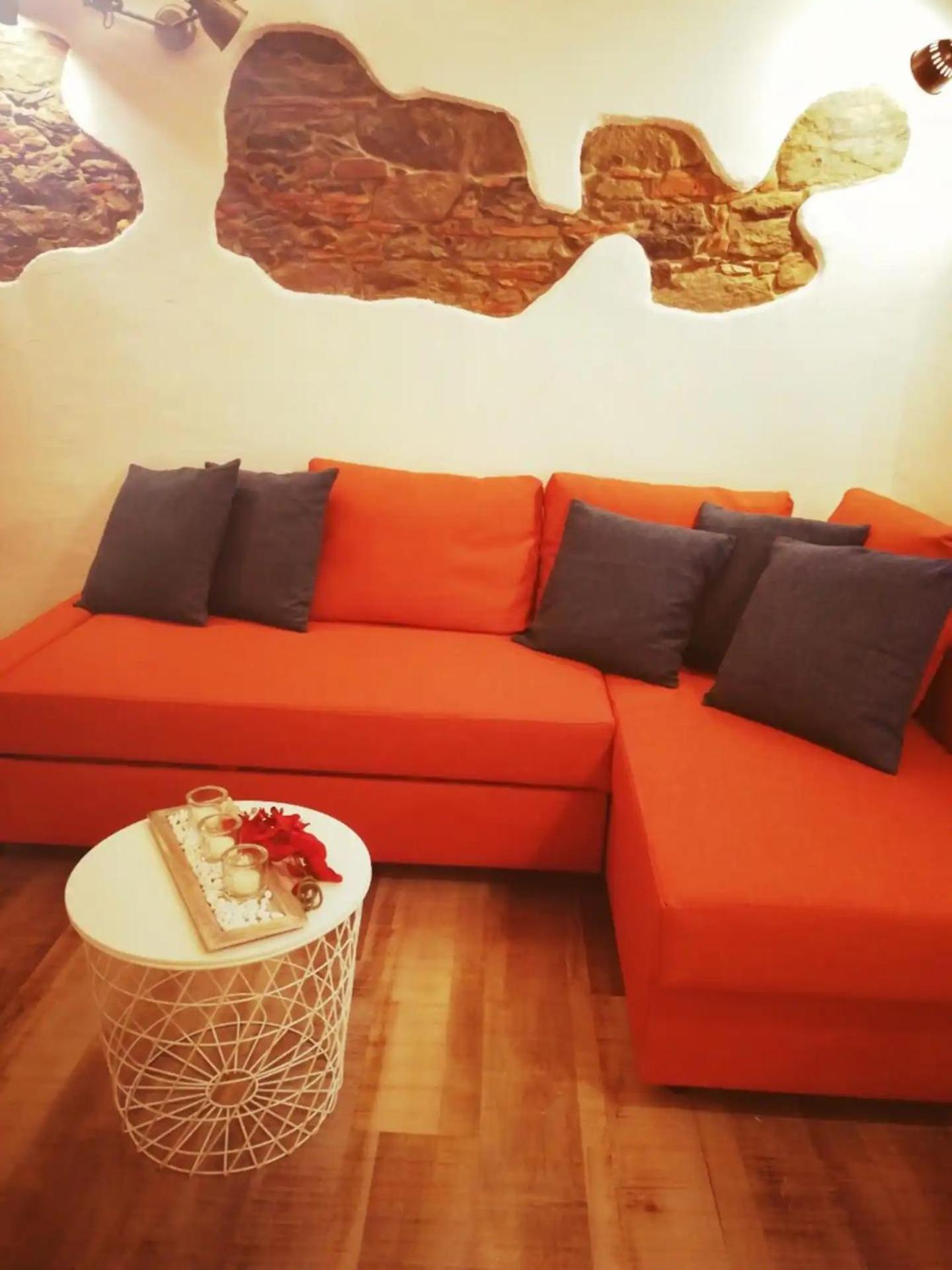 Under The Castle Apartment *