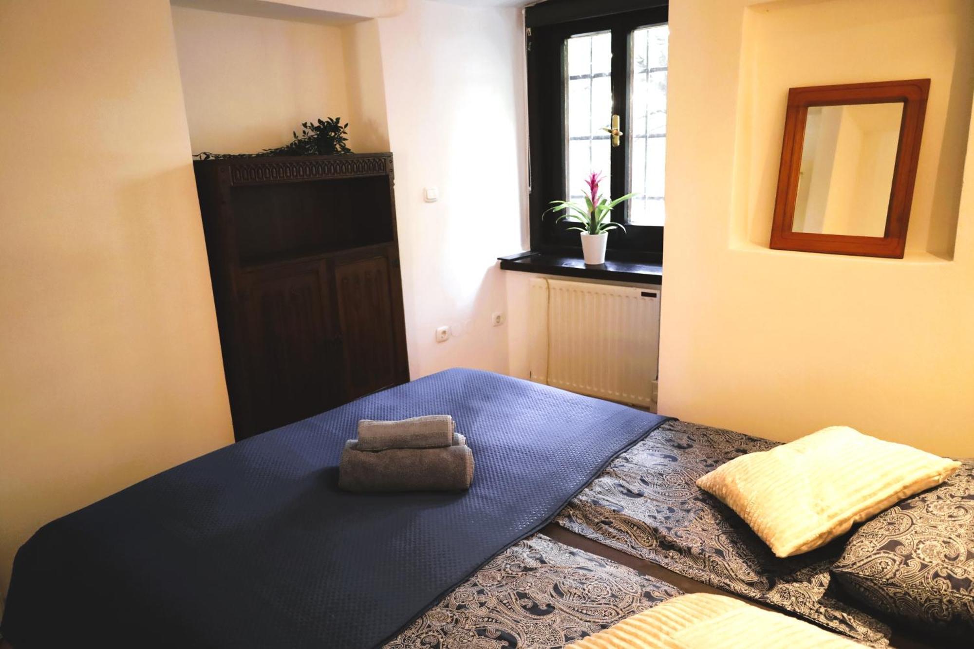 Under The Castle Apartment